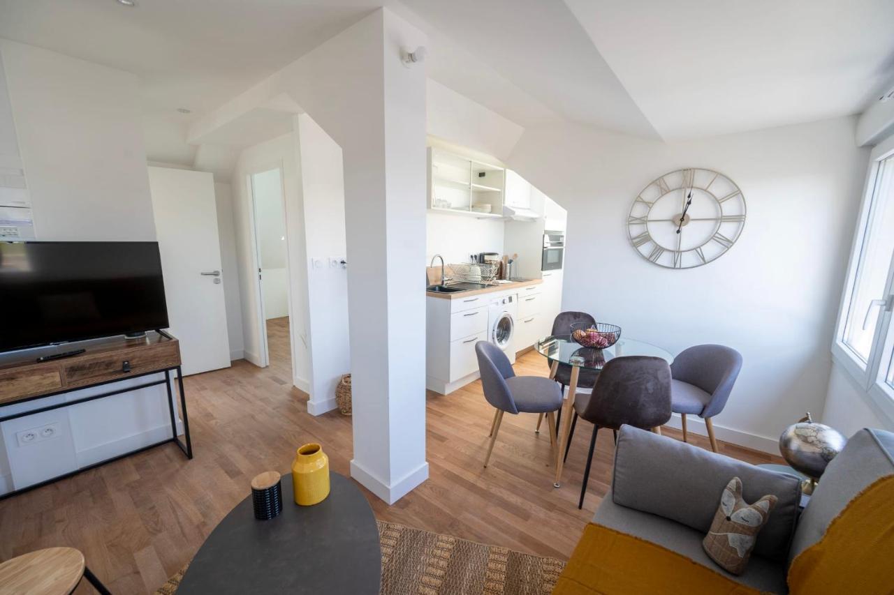 Le Poulorio 12 - T2 - Proche Gare - Dernier Etage By Locly Apartamento Lorient Exterior foto