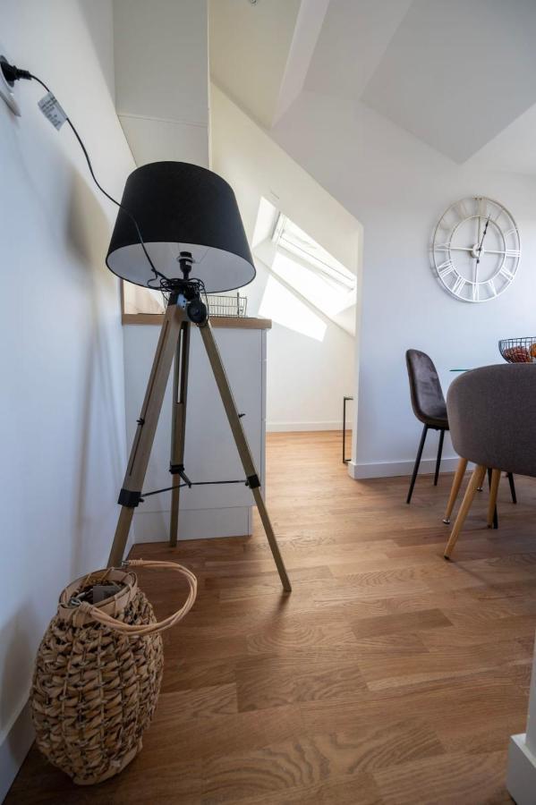 Le Poulorio 12 - T2 - Proche Gare - Dernier Etage By Locly Apartamento Lorient Exterior foto